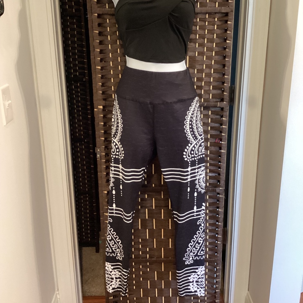 Graphic Print Leggings